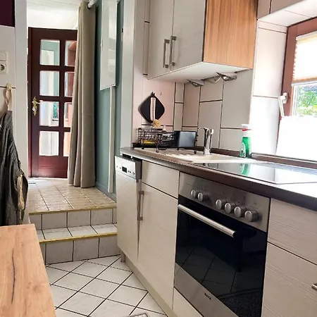 Ohuus Mit Garten Ferienhaus *