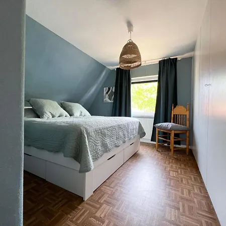 Ohuus Mit Garten Ferienhaus *